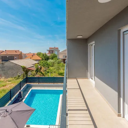 1 Bedroom Lovely In *