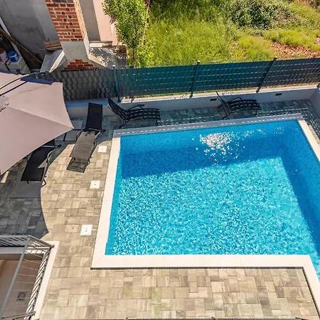 Awesome In With Swimming Pool Lägenhet Zadar