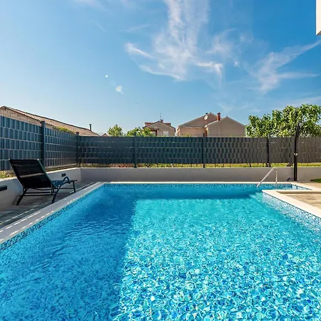 Awesome In With Swimming Pool Lägenhet *