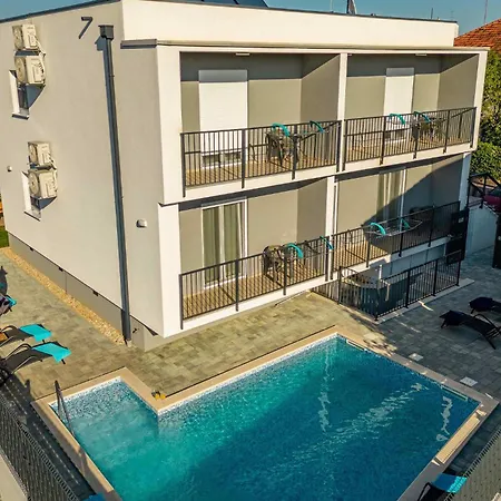 Awesome In With Swimming Pool